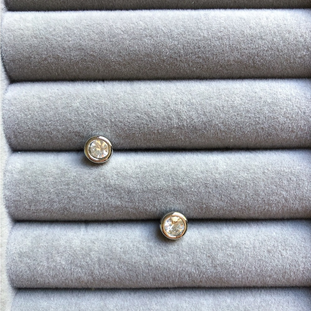 ✨ 18K Sliver Stud Earrings